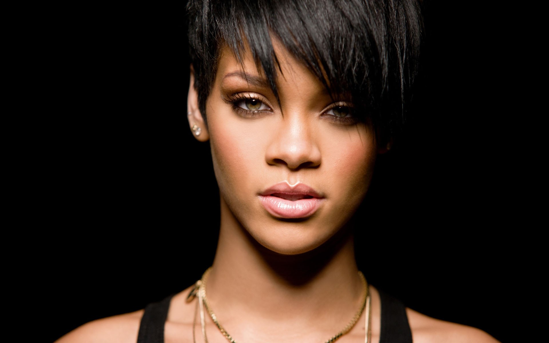 Rihanna 04.03.2016ANDREW